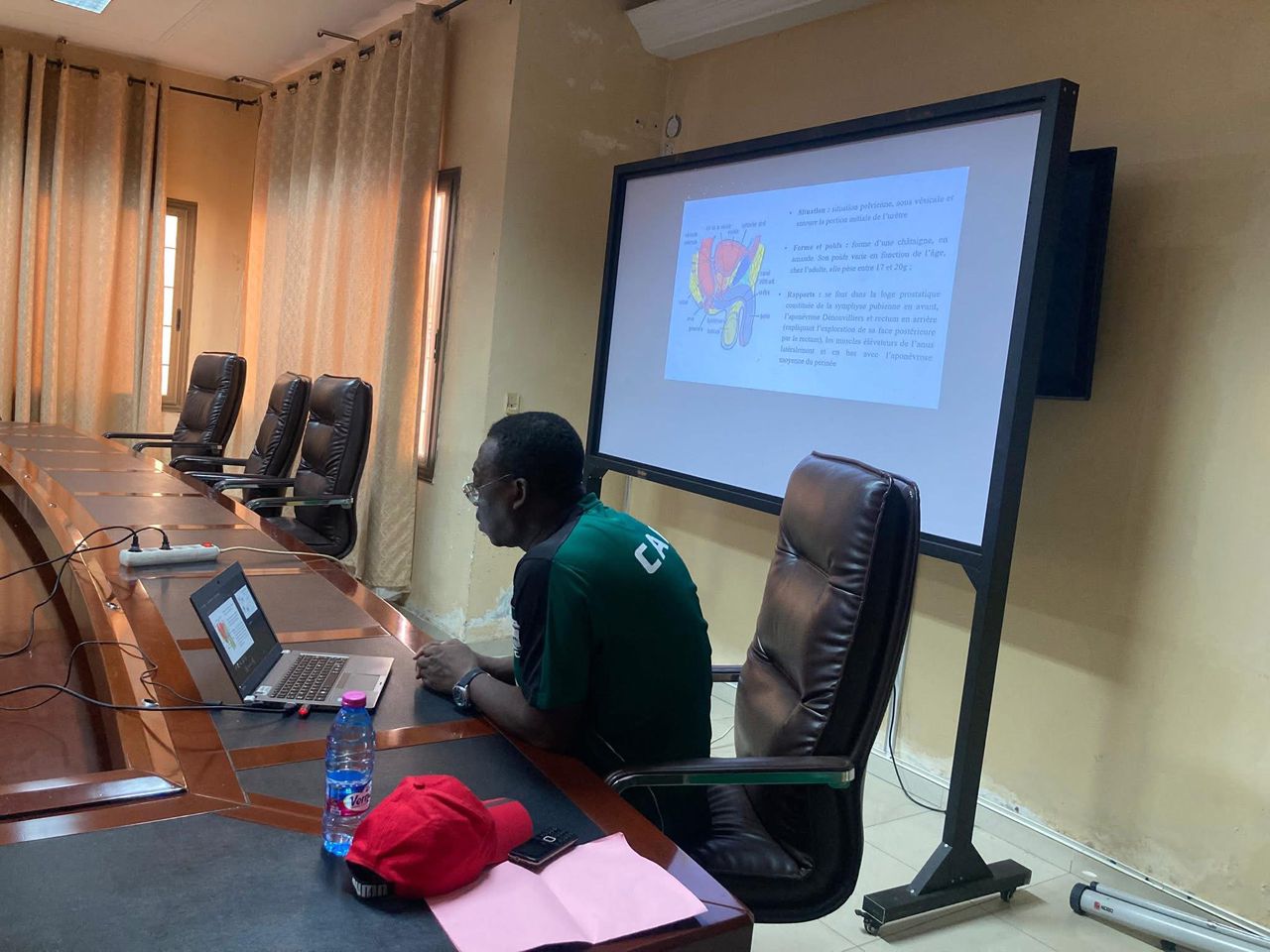  une séance de sensibilisation sur le cancer du sein, du col de l’utérus et de la prostate